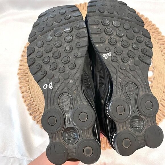 Athletic_Shoes